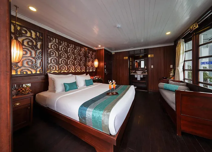 Bhaya Cruises Hạ Long