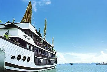 Bhaya Cruises  Hạ Long