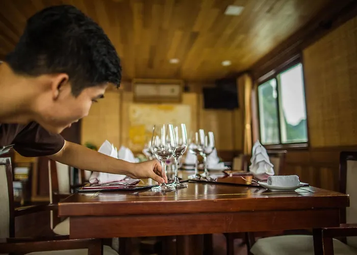  Bhaya Cruises Hạ Long