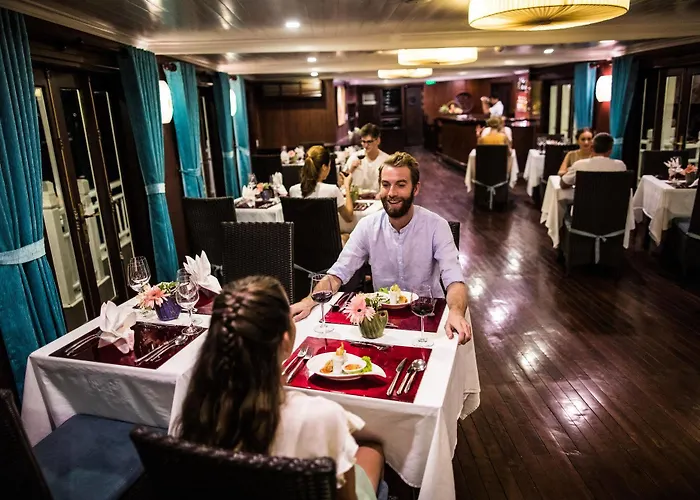 Bhaya Cruises 5* Hạ Long